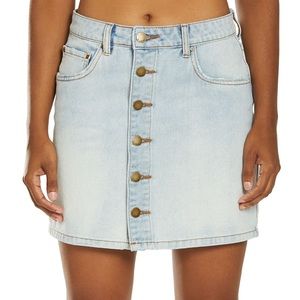 👉🏽 Billabong Denim Skirt size 26